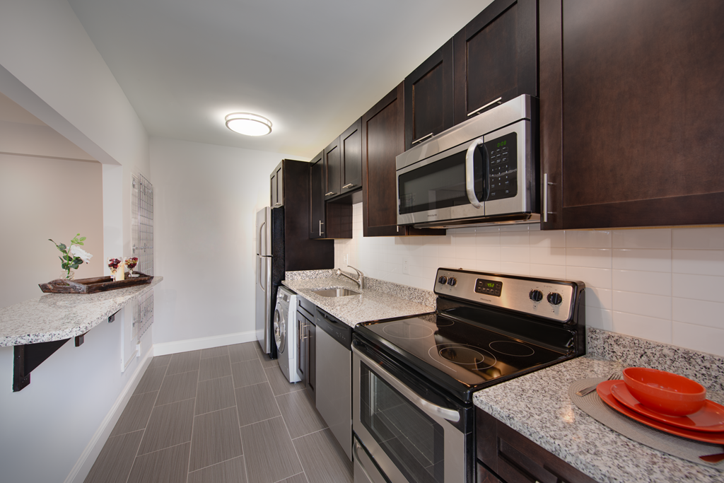 The Metropolitan Apartments - Photo 6 of 25