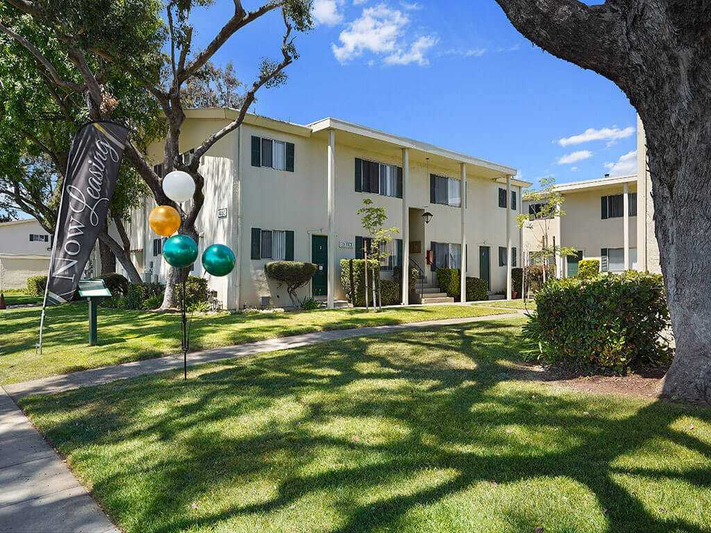 Colonial Garden Apartments - Photo 6 of 23