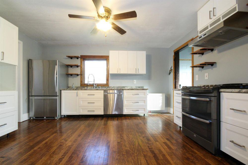 411 Columbus Ave N - Photo 2 of 32