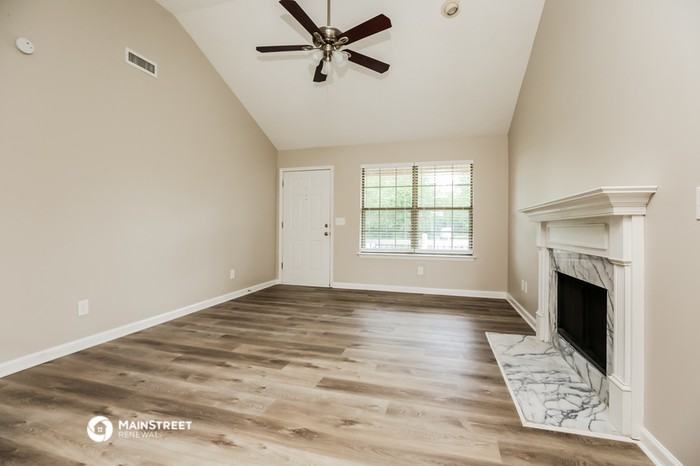 214 Riverwood Dr - Photo 3 of 16