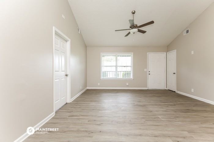 4936 Peppertree Dr - Photo 3 of 16