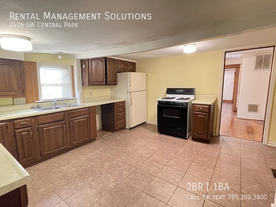 2406 Sw Central Park Ave - Photo 2 of 10