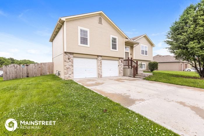 5501 Crysler Ave - Photo 2 of 17