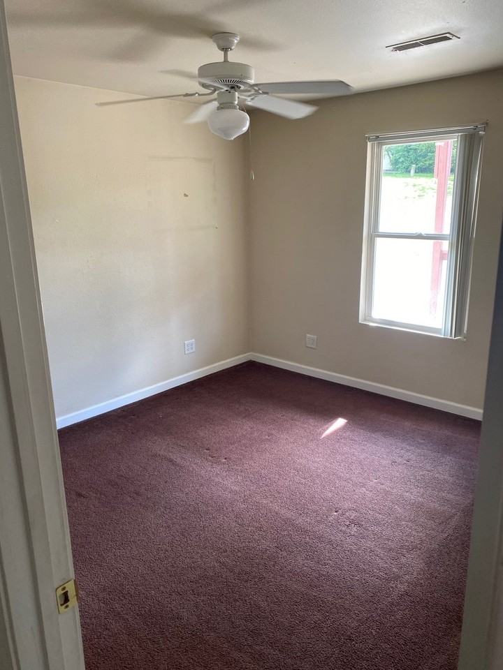 319 E Mill St Stop 1 #1 - Photo 2 of 8