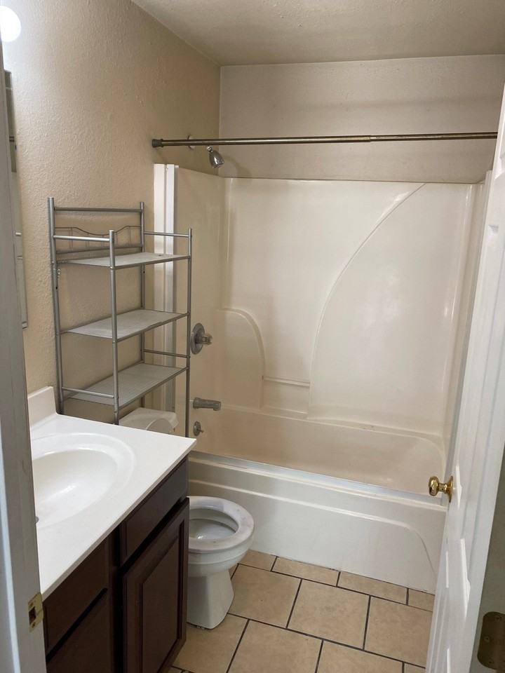 319 E Mill St Stop 1 #1 - Photo 5 of 8