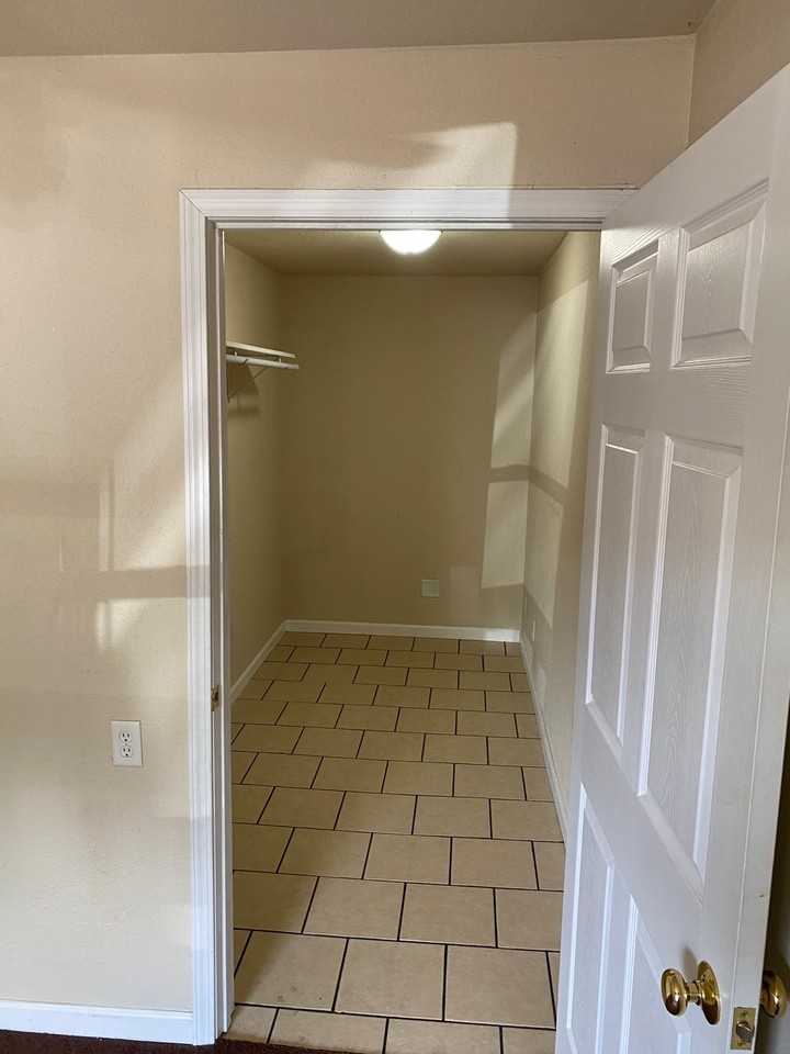 319 E Mill St Stop 1 #1 - Photo 6 of 8