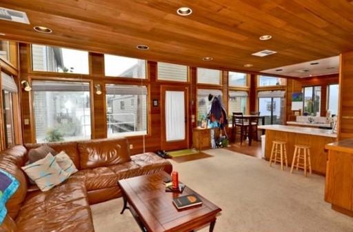 2019 N Jantzen Ave - Photo 2 of 13