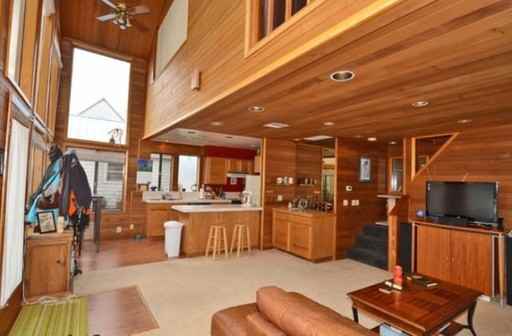 2019 N Jantzen Ave - Photo 3 of 13