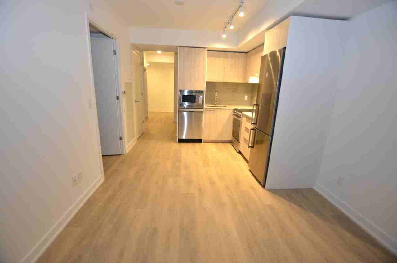 501 Yonge Street #3701