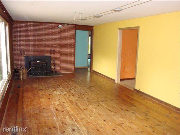 1506 Moody St - Photo 2 of 11