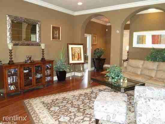 16 Justice Ln - Photo 2 of 10