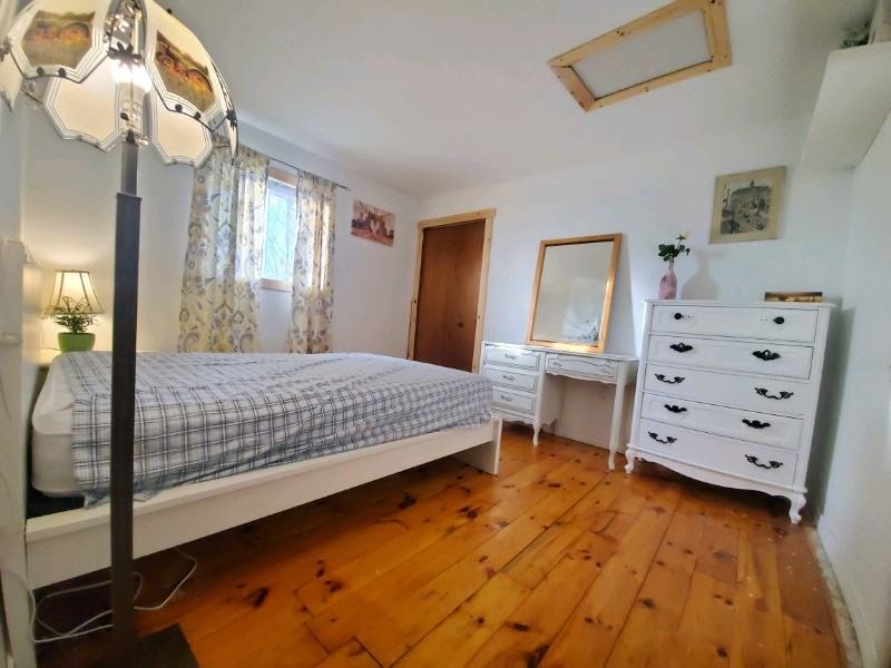 224 Metcalf Street - Photo 2 of 2