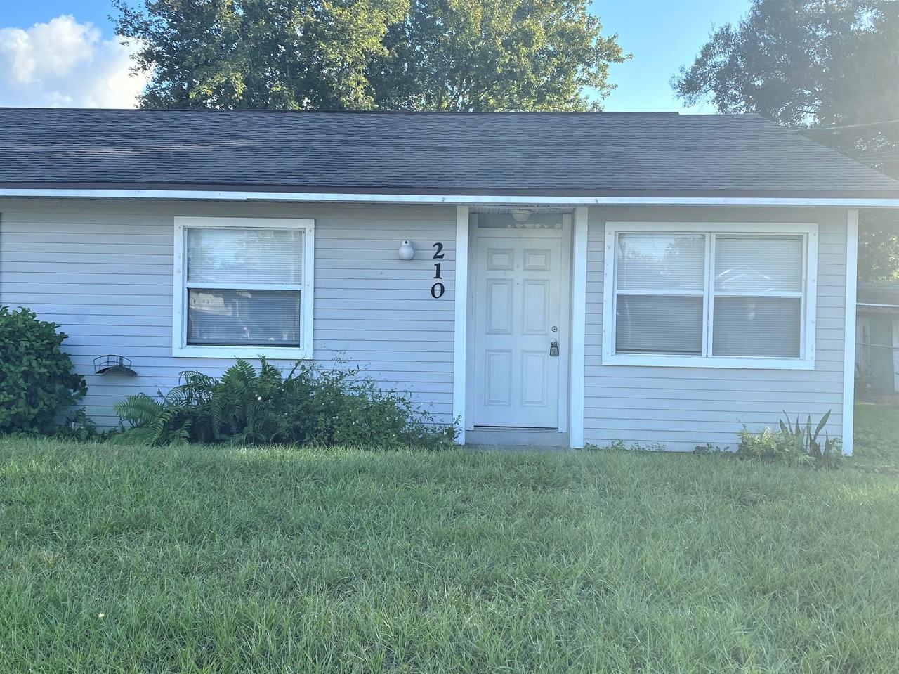 210 Cypress St #210 - Photo 2 of 16