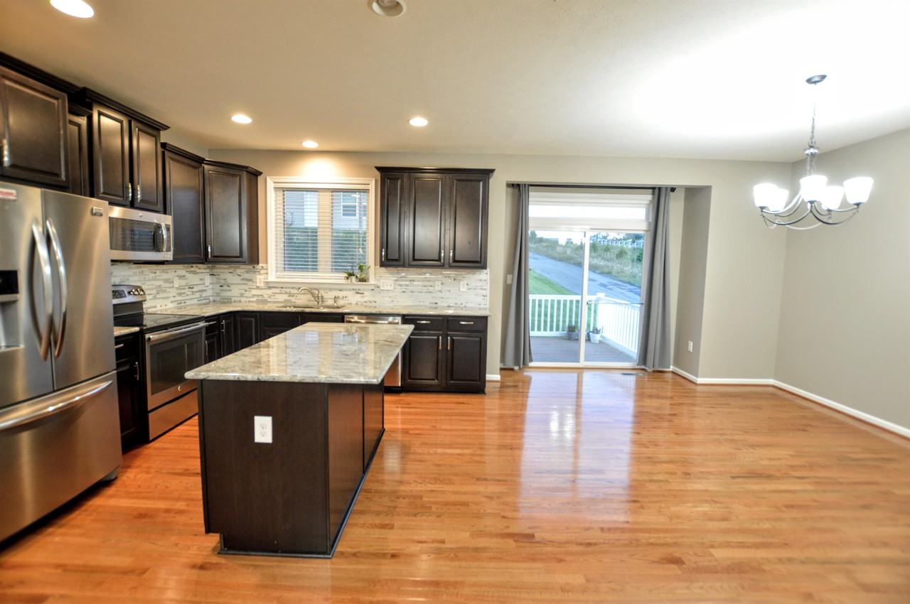 3702 Sun Pl #1 - Photo 3 of 19