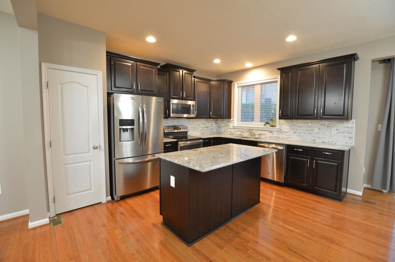 3702 Sun Pl #1 - Photo 4 of 19