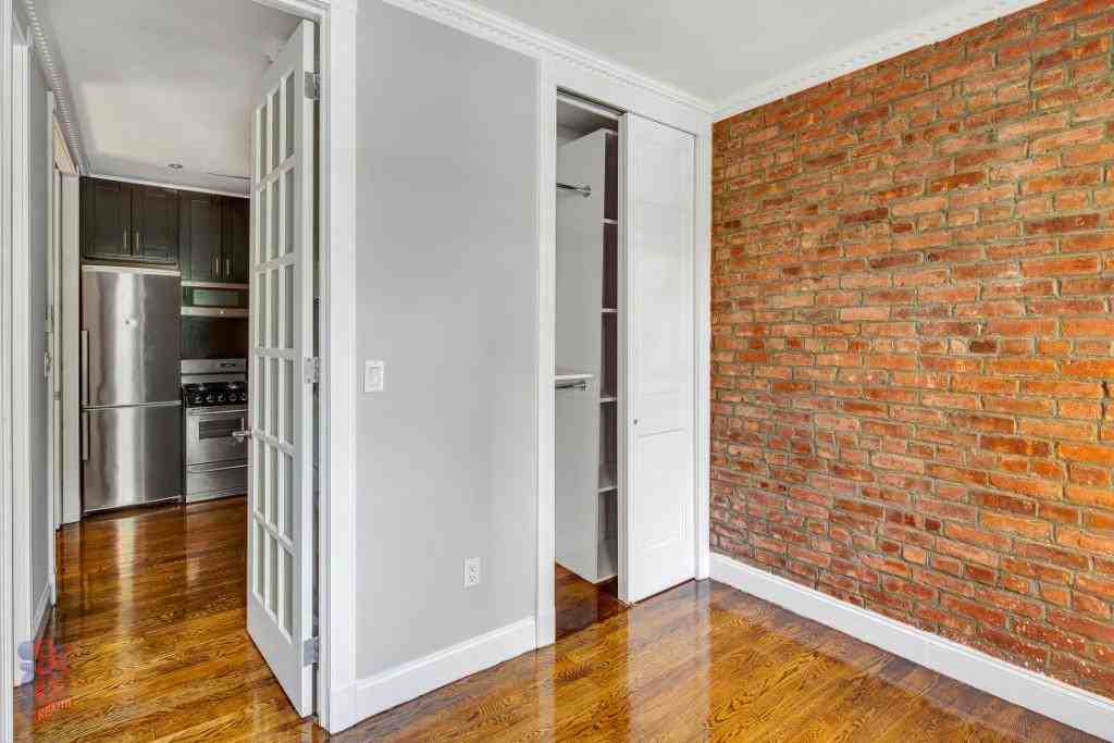 E 106th St #7 - Photo 7 of 10
