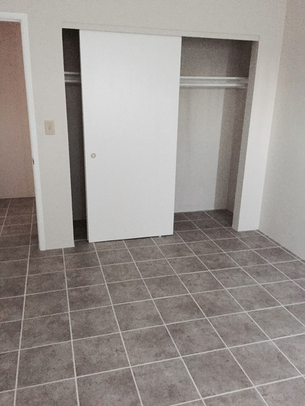 8400 Amigo Avenue - Photo 5 of 9