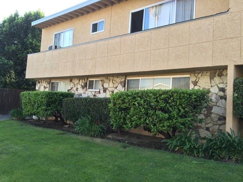 8343 Amigo Avenue - Photo 2 of 10