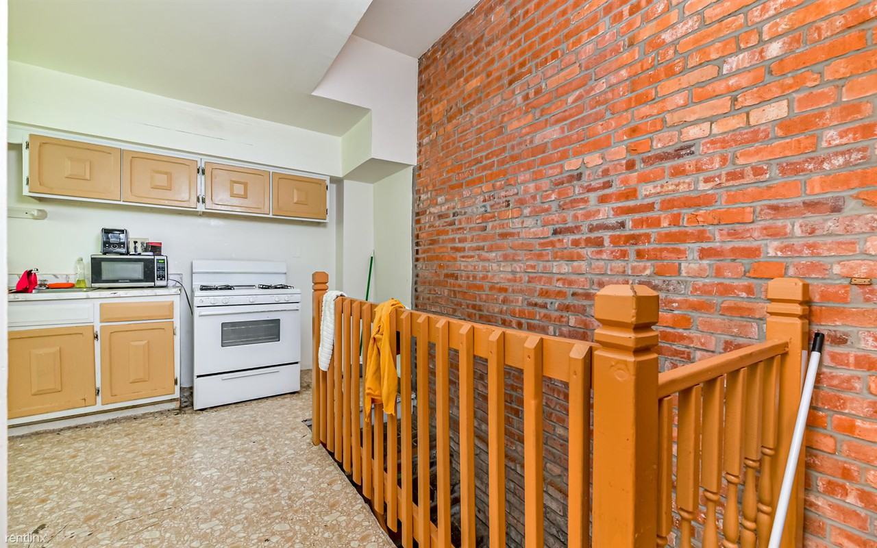 3206 Kennett Sq - Photo 3 of 16