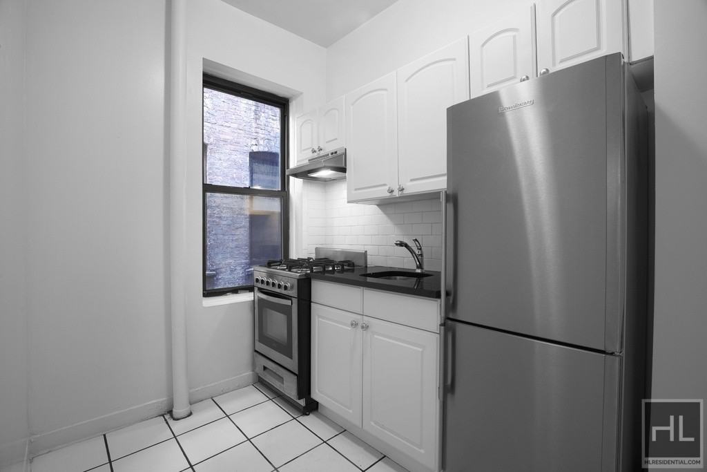 W 4th St - Photo 3 of 5