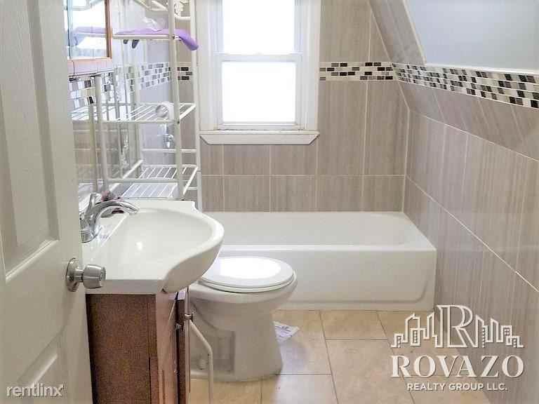 110 N 17th St - Photo 2 of 4