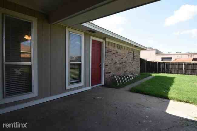 1609 Serenade Ln - Photo 2 of 18
