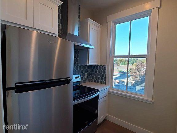 962 S 7th St - Photo 2 of 7