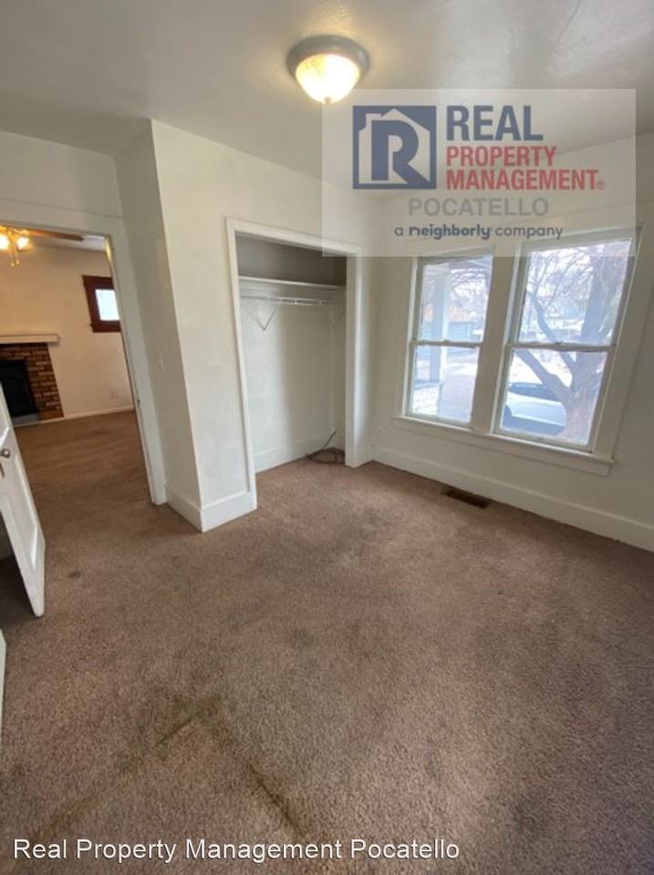 424 E Dillon St. - Photo 3 of 11