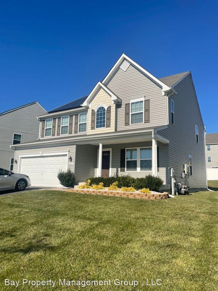 2211 Argonne Dr - Photo 3 of 44