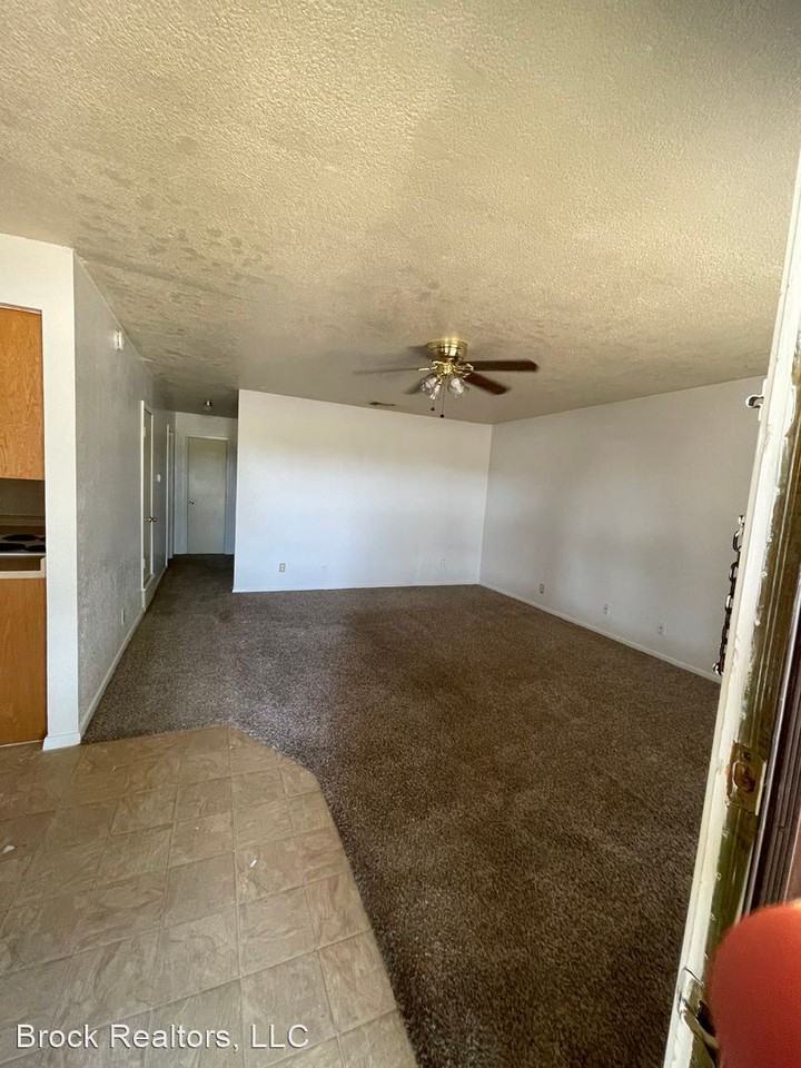 6530/32 Fall Creek Highway - Photo 3 of 11