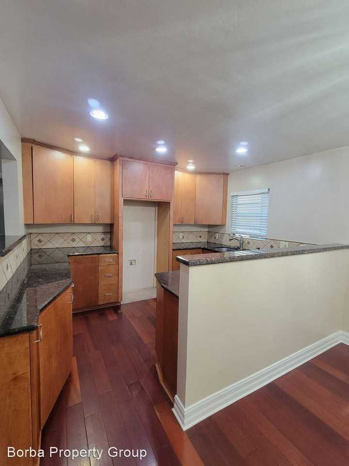 260 E. 25th St. - Photo 3 of 18