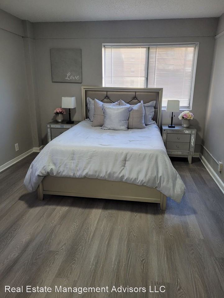 5600 Ogontz Avenue - Photo 2 of 6