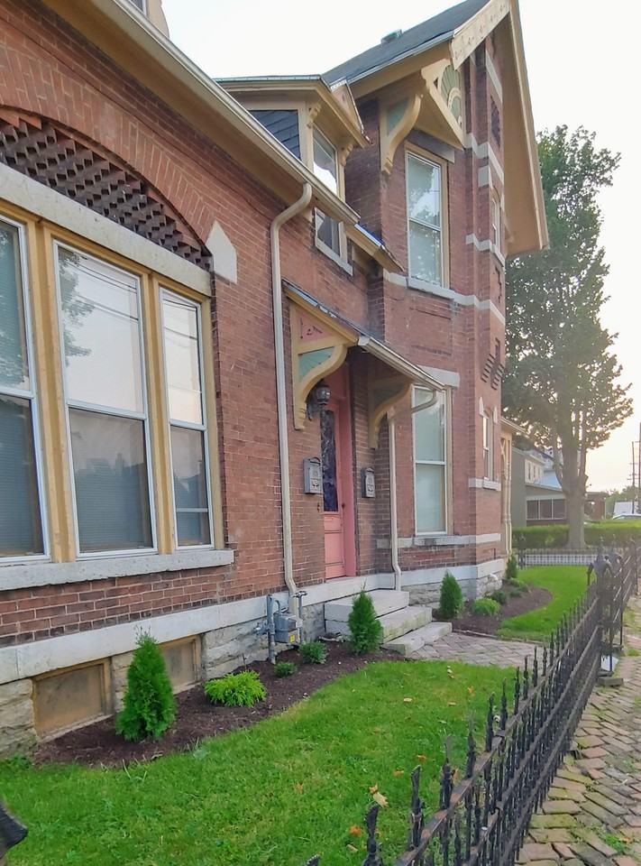 201 S 3rd St - Photo 2 of 5