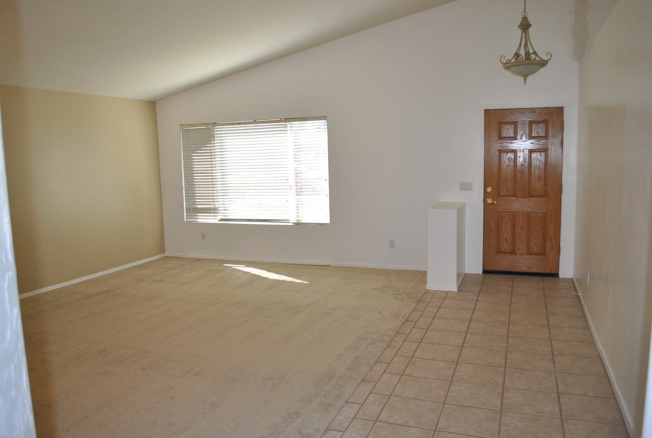 292 W Shannon St - Photo 2 of 24