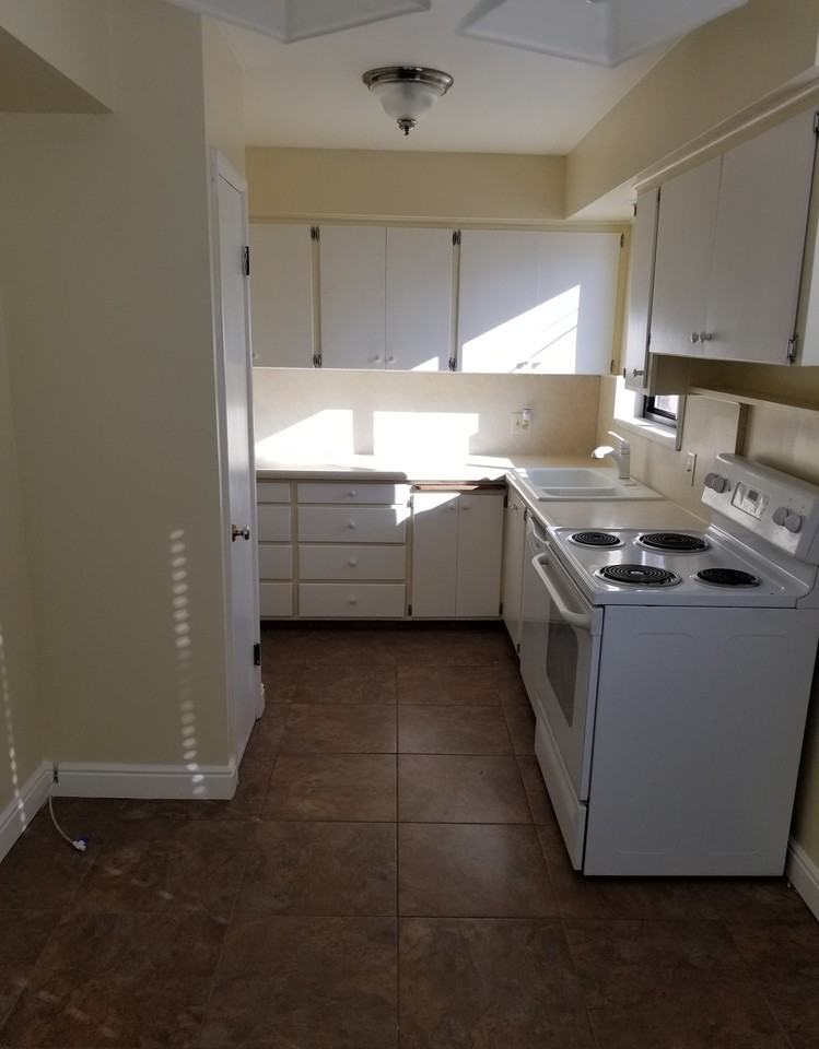 1584 Nw - Photo 3 of 14