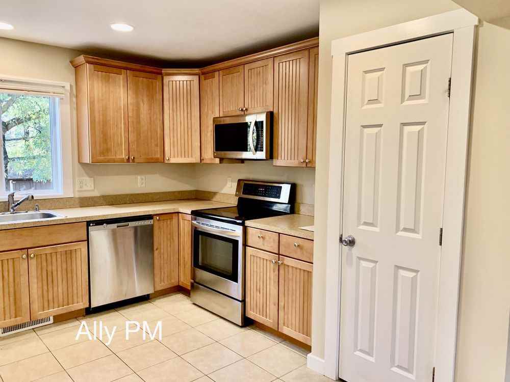 693 Greene Acres Rd N - Photo 3 of 24