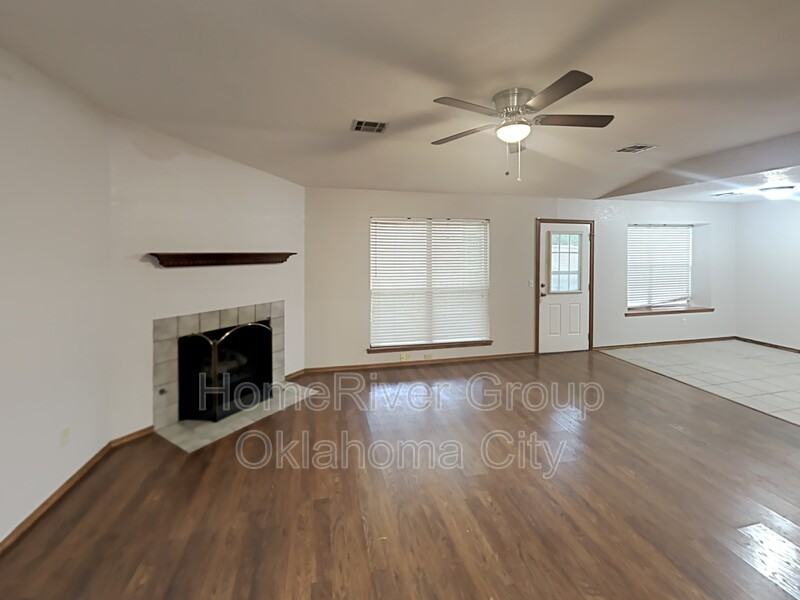 1401 Nottoway Dr - Photo 2 of 21