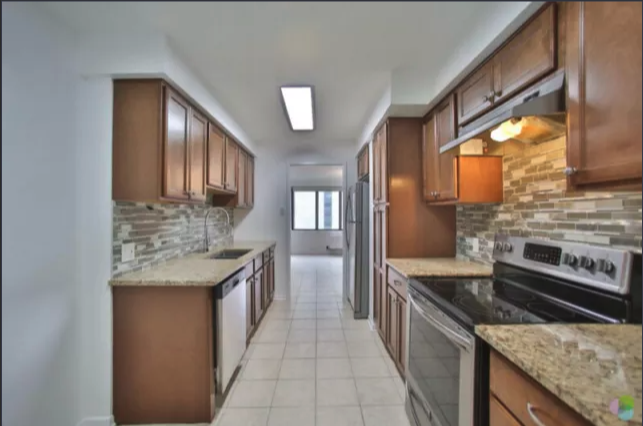 5740 Avenue Rembrandt #401 - Photo 2 of 10