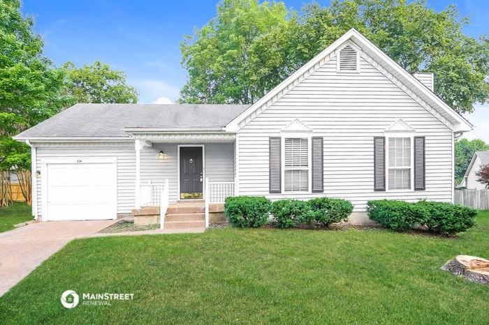 114 Newcastle Ct - Photo 2 of 17