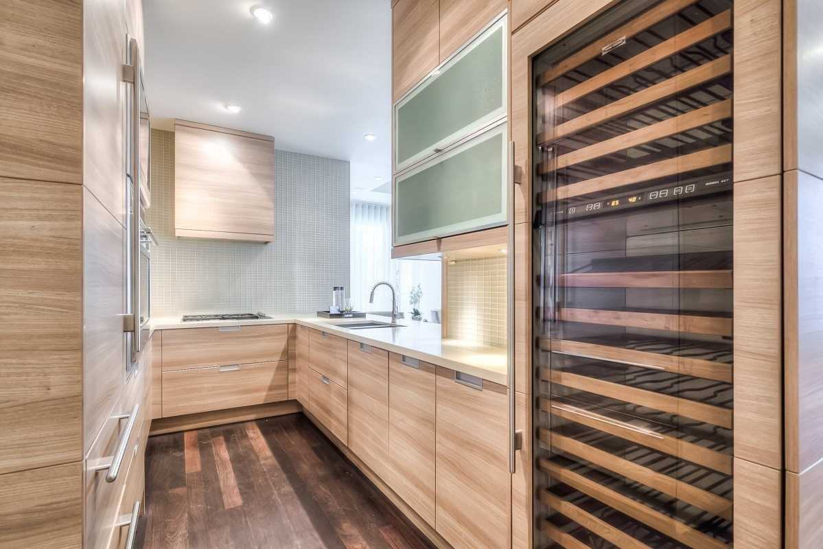 80 Yorkville Avenue #402