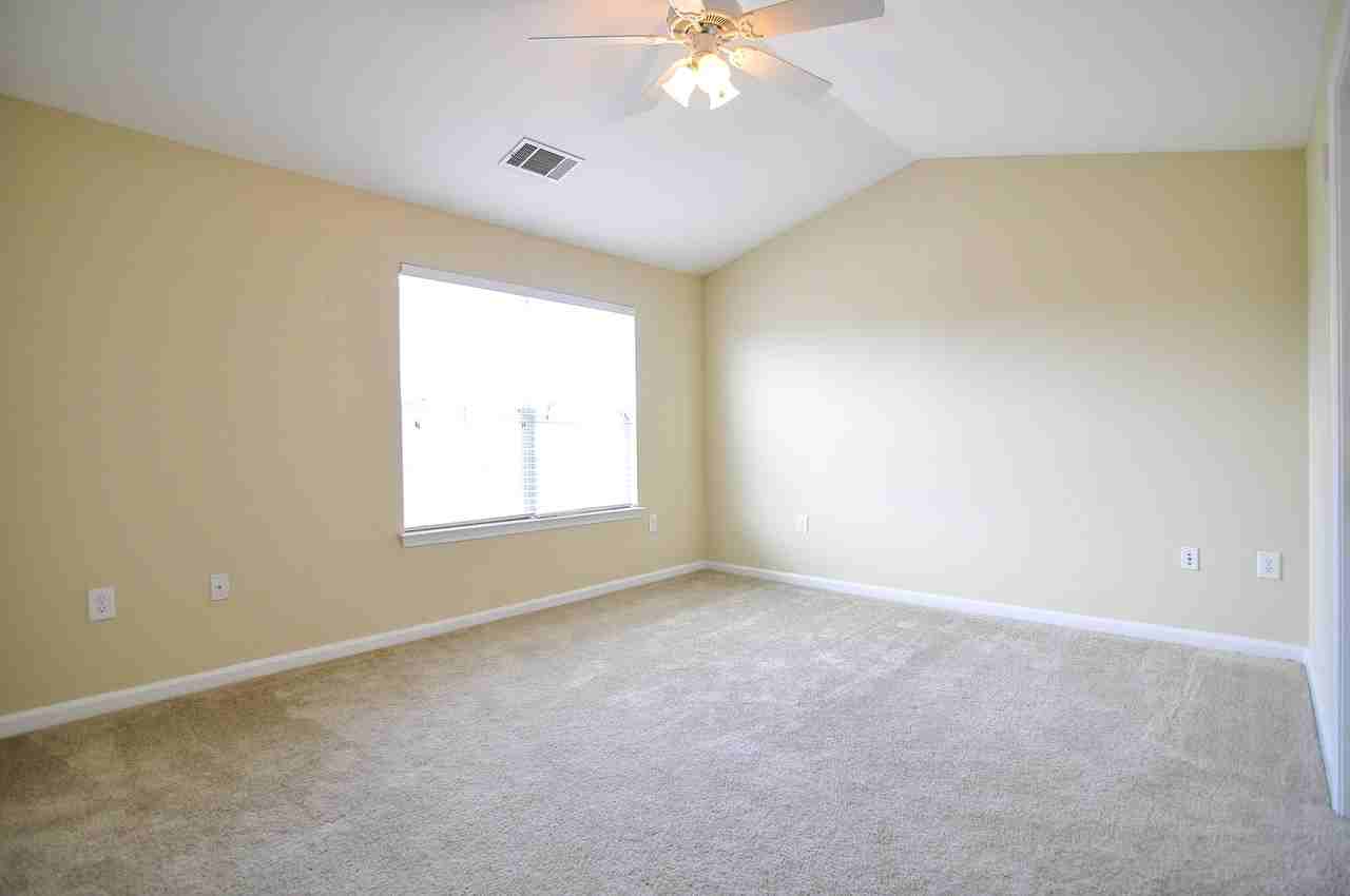 1725 Harvey Mitchell Pkwy - Photo 2 of 33