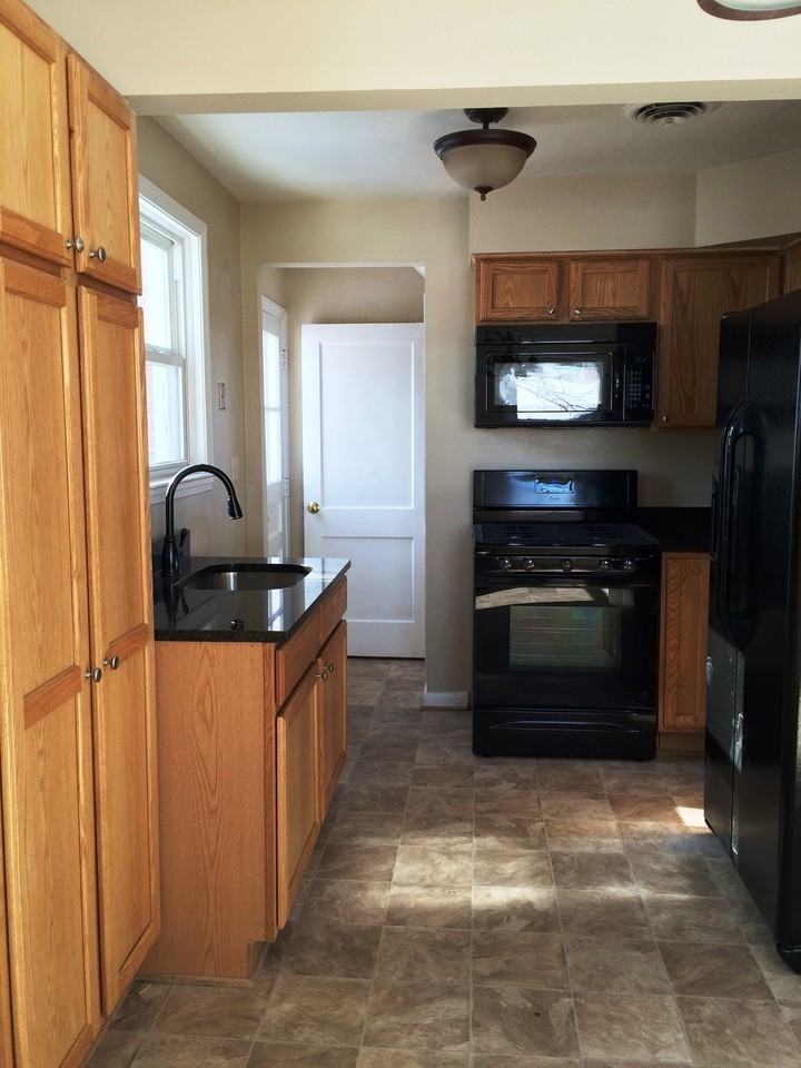 5620 Laurelton Ave - Photo 2 of 16