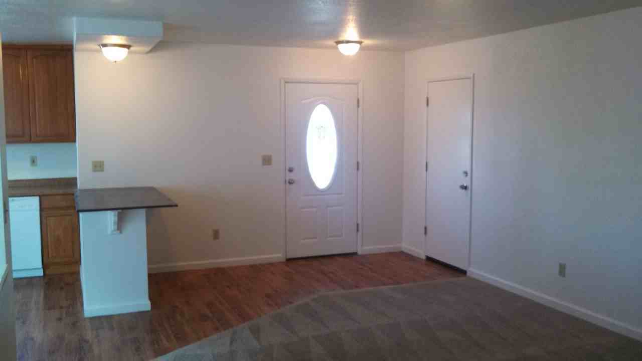 72 Lezlie Ct - Photo 3 of 4