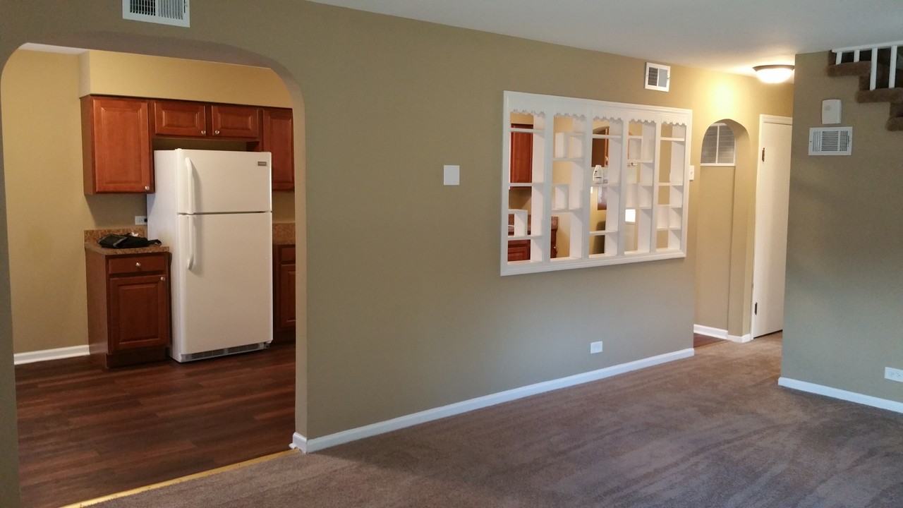 312 Geneva Ave - Photo 3 of 21