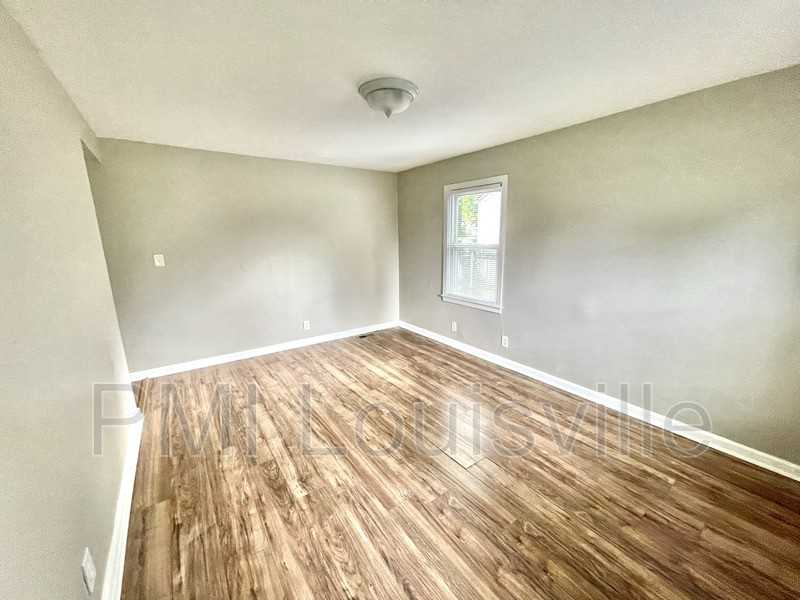 3901 Peachtree Ave - Photo 2 of 12