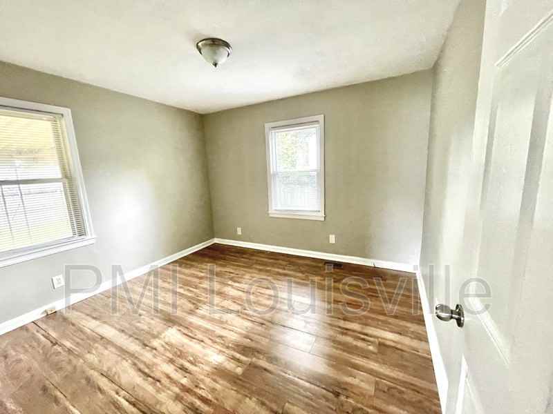3901 Peachtree Ave - Photo 3 of 12