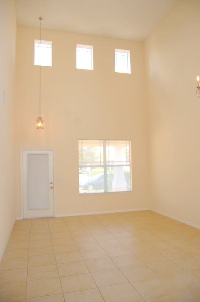 1032 Napolean Way - Photo 3 of 22