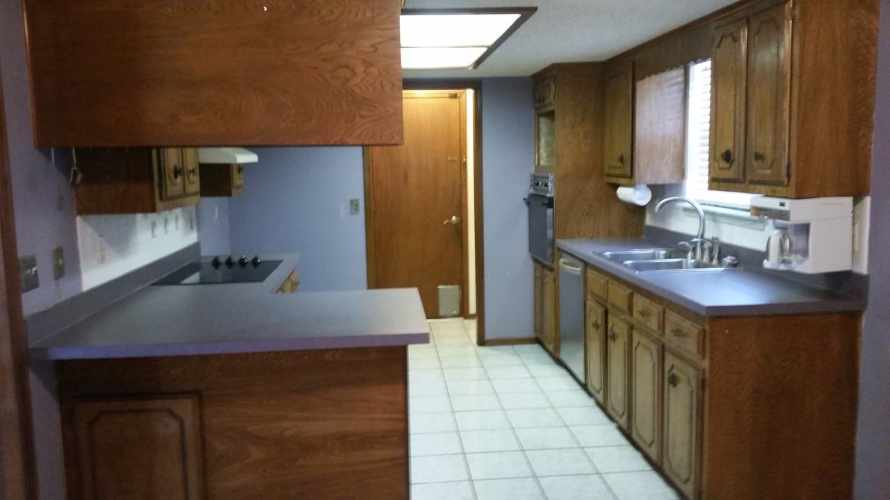 411 Overholt Dr - Photo 3 of 21