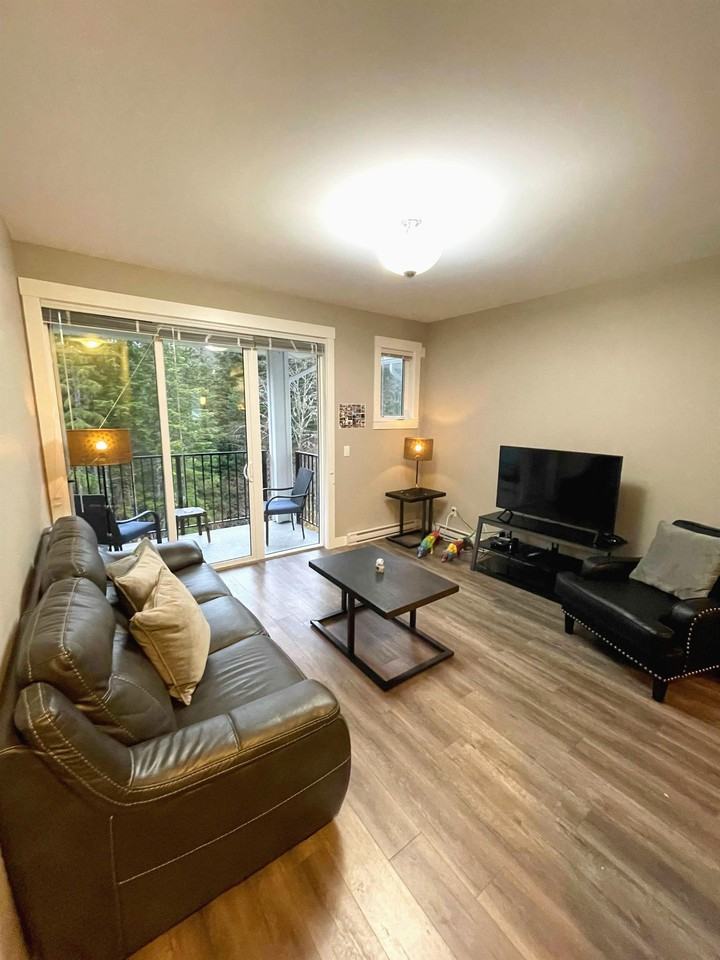 110 - 110 Baxter Avenue #204 - Photo 4 of 15