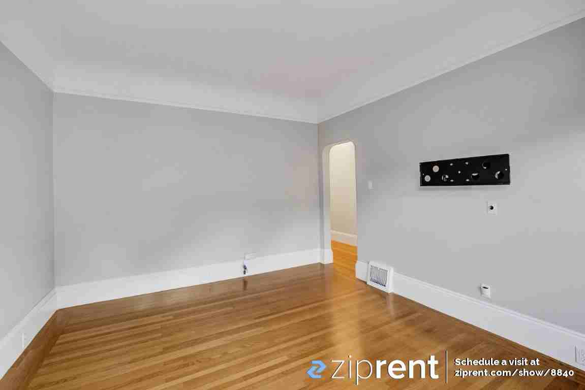 1024 Sanchez St - Photo 3 of 20